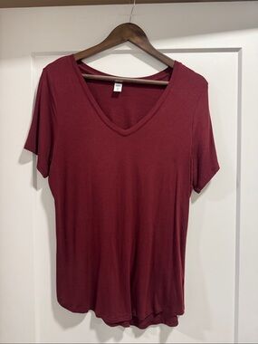 Old Navy Women's V-Neck Short Sleeve Tee - Maroon